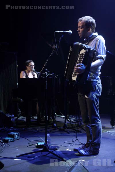 DARK DARK DARK - 2011-06-03 - PARIS - Cafe de la Danse - 